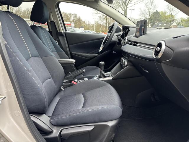 Mazda 2 1.5 Skyactiv-G Luxury NL-Auto, Dealer Ond. Navigatie, Apple Carplay, Android Auto, Head-up display, Parkeerhulp A, Stoel & Stuur verwarm, Keyless entry