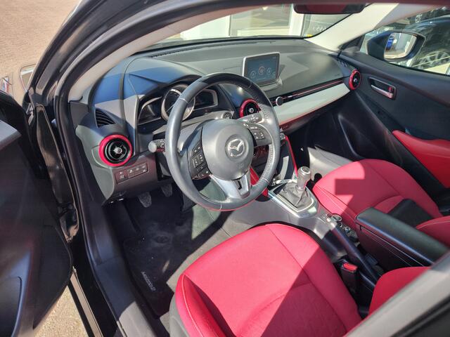 Mazda 2 1.5 SKYACTIV-G SKYLEASE+ Stoelverwarming | Rood interieur | Navi | Cruise