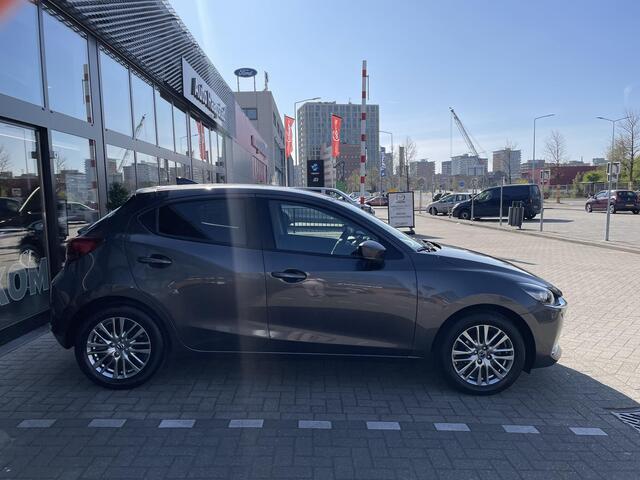 Mazda 2 1.5 Skyactiv-G Luxury Dealer onderhouden / Navigatie / Achteruitrijcamera