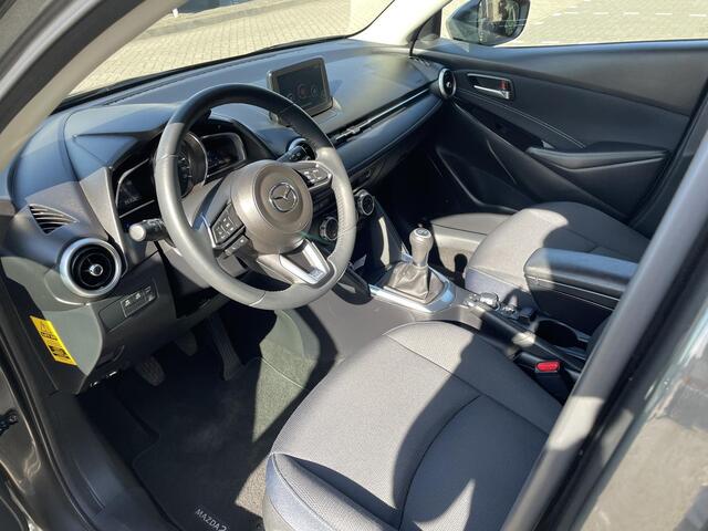Mazda 2 1.5 Skyactiv-G Luxury Dealer onderhouden / Navigatie / Achteruitrijcamera