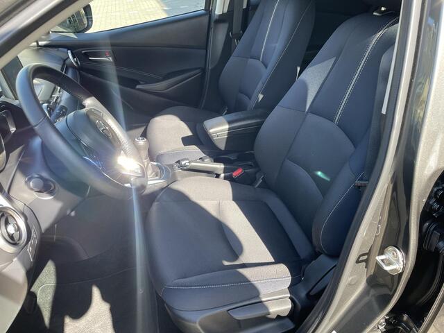 Mazda 2 1.5 Skyactiv-G Luxury Dealer onderhouden / Navigatie / Achteruitrijcamera