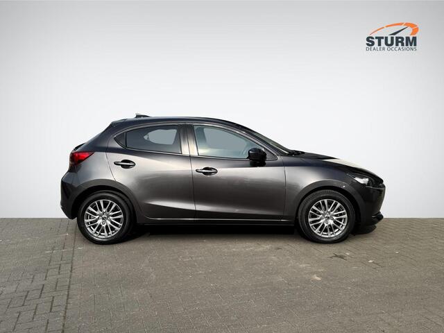 Mazda 2 1.5 Skyactiv-G Signature | Navigatie | 360° Camera | Head-Up Display | Stuur- + Stoelverwarming | LED Koplampen | Apple Carplay/Android Auto | Rijklaarprijs!