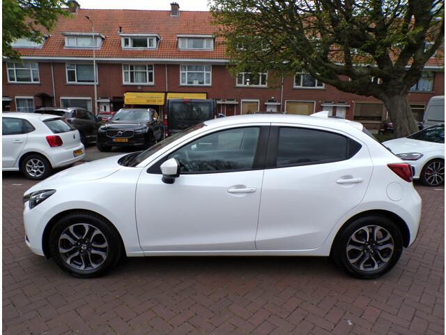 Mazda 2 1.5 Skyactiv-G Dynamic+ NAVI TEL CRUISECONT PARELMOER WIT METALIC...