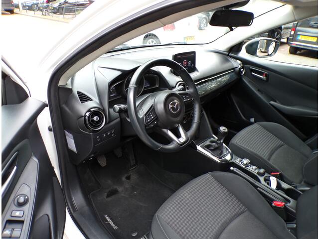 Mazda 2 1.5 Skyactiv-G Dynamic+ NAVI TEL CRUISECONT PARELMOER WIT METALIC...
