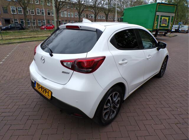 Mazda 2 1.5 Skyactiv-G Dynamic+ NAVI TEL CRUISECONT PARELMOER WIT METALIC...