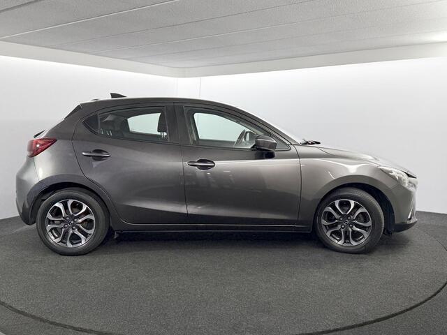 Mazda 2 1.5 Skyactiv-G Dynamic+ / NL auto / Voll. Historie / Navigatie / Trekhaak / BTW auto