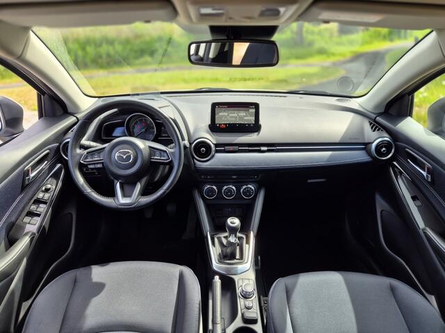 Mazda 2 1.5 Skyactiv-G Luxury | Camera | Head-up display | Keyless entry