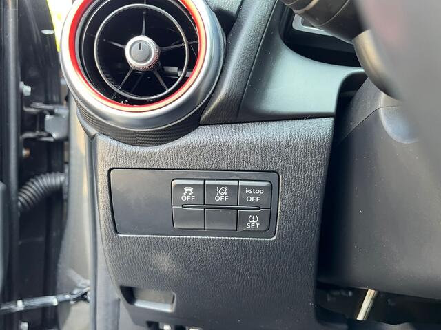 Mazda 2 1.5 Skyact-G Luxury | Carplay | Stoel+stuurverwarming | PDC