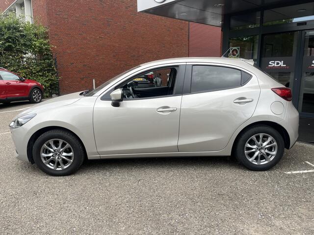 Mazda 2 1.5 Skyactiv-G Comfort // LED // AIRCO // PDC // CRUISE // NAVI+CARPLAY // STOELVERWARMING //