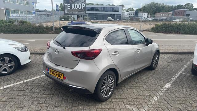 Mazda 2 1.5 Skyactiv-G Luxury + I- Activsense Pack, spoiler, LMV 16 inch, Apple Car Play, camera