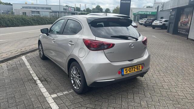 Mazda 2 1.5 Skyactiv-G Luxury + I- Activsense Pack, spoiler, LMV 16 inch, Apple Car Play, camera