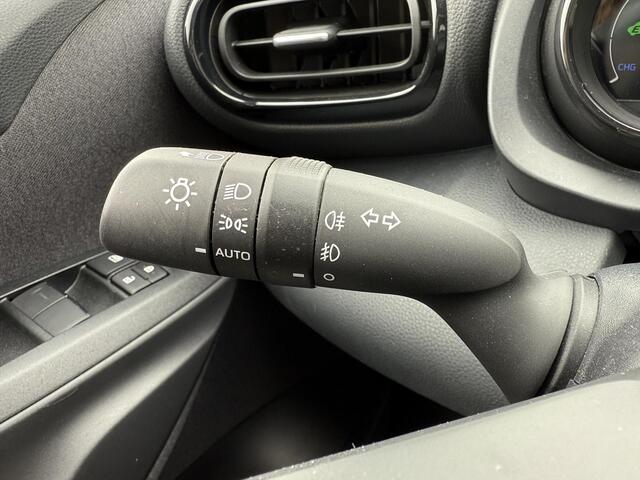 Mazda 2 Hybrid 1.5 Agile Safety & Comfort Pack | CAMERA | PARKEERSENSOREN VOOR EN ACHTER | STOELVERWARMING |