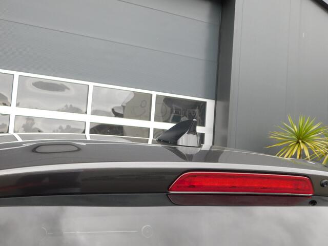 Mazda 2 1.5 Skyactiv-G Luxury Mild hybrid | Stoel&stuur verw./360 Camera/Clima | Met 12 Maanden Bovag garantie!