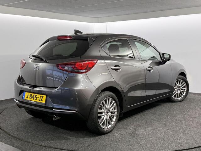 Mazda 2 1.5 Skyactiv-G Luxury / NL auto / Voll. onderhouden / Trekhaak / Navigatie / Camera