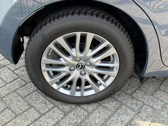 Mazda 2 1.5 Skyactiv-G Luxury | Navigatie | Camera | Apple Carplay | Stoelverwarming | Lichtmetalen Velgen 16" | PDC |