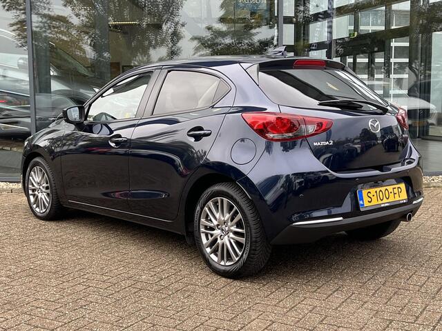 Mazda 2 1.5 Skyactiv-G Luxury | ACHTERUITRIJCAMERA | STOEL-EN STUURVERWARMING | LM VELGEN | CARPLAY | NAVIGATIE