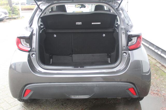 Mazda 2 Hybrid 1.5 Toyota Yaris l Stuur- en Stoelverwarming l Apple Carplay/ Android auto l Keyless l Automaat l Cruise control l