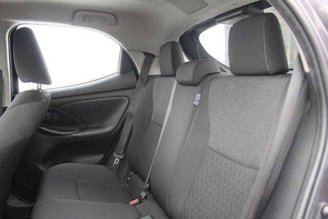 Mazda 2 Hybrid 1.5 Toyota Yaris l Stuur- en Stoelverwarming l Apple Carplay/ Android auto l Keyless l Automaat l Cruise control l