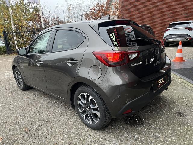 Mazda 2 1.5 Skyactiv-G Dynamic // CRUISE // DODEHOEK // CLIMA // NAVI // STOELVERWARMING // PDC //