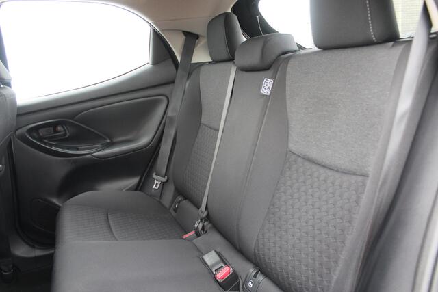 Mazda 2 Hybrid Toyota Yaris Hybrid 1.5 Stuur- en Stoelverwarming l Apple Carplay/ Android auto l Keyless l Automaat l Parkeercamera l Cruise control l