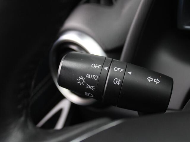 Mazda 2 1.5 Skyactiv-G Luxury | Stuur-/stoelverwarming | Camera | Clima | Dodehoek detectie | 16" LM | HUD | LED | Navi | Cruise | Carplay |