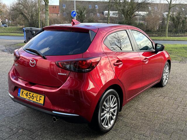 Mazda 2 1.5 Skyactiv-G Luxury NL-Auto, 1e Eig., Dealer Ondh., Automaat, Navigatie, Apple Carplay/ Android Auto, Head-up, Keyless, Stoel verw., Stuurverw., A-rij-Camera, Lichtmetaal