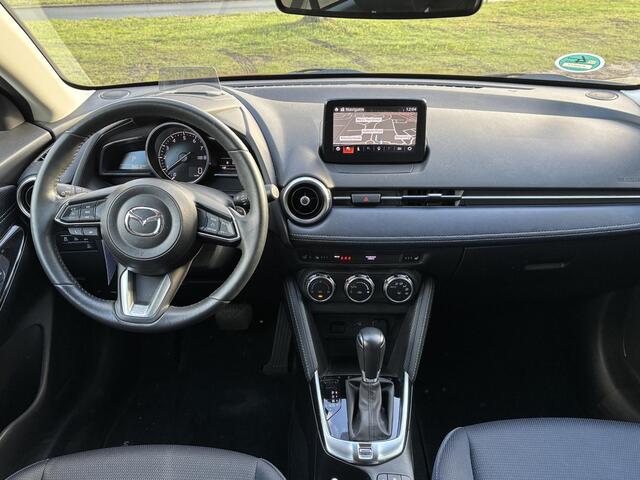 Mazda 2 1.5 Skyactiv-G Luxury NL-Auto, 1e Eig., Dealer Ondh., Automaat, Navigatie, Apple Carplay/ Android Auto, Head-up, Keyless, Stoel verw., Stuurverw., A-rij-Camera, Lichtmetaal