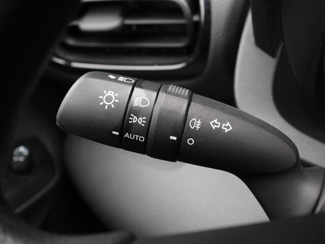 Mazda 2 Hybrid 1.5 Automaat Prime-line Airco Adaptieve cruise control Achteruitrijcamera Lane assist Radio Navigatie Apple Carplay/ Android auto