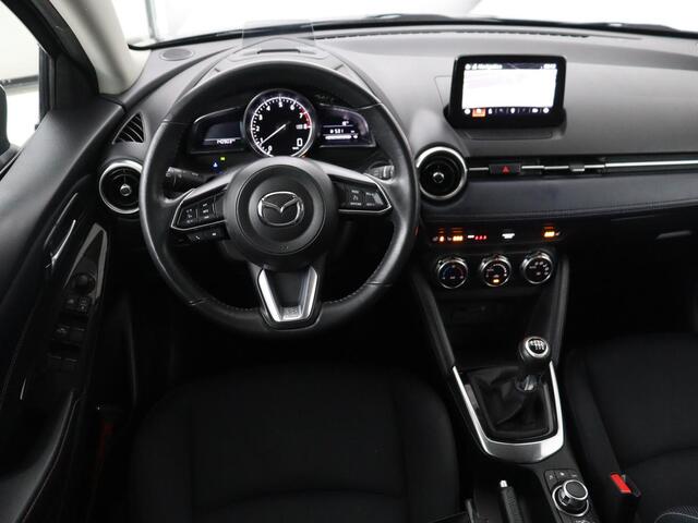 Mazda 2 1.5 Skyact-G Luxury | Stoel & stuurverwarming | Head-Up | Camera | Carplay | Keyless | Full LED | Dodehoek detectie | Climate control | Cruise control | Getint glas | Parkeerhulp