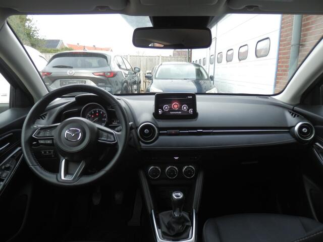 Mazda 2 1.5 SKYACT-G LUXURY CAMERA/CARPLAY/CRUISE/STOELVERW