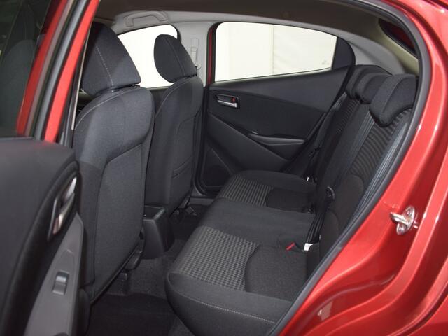 Mazda 2 1.5 Dynamic NAVI LMV PDC TREKHAAK