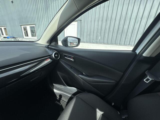 Mazda 2 1.5 Skyactiv-G Comfort | Rijklaar | Apple Carplay| All season banden | Dealer onderhouden