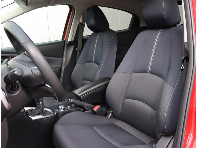 Mazda 2 1.5 Skyactiv-G Luxury | Head-up | Camera | Trekhaak | Keyless | Org. NL