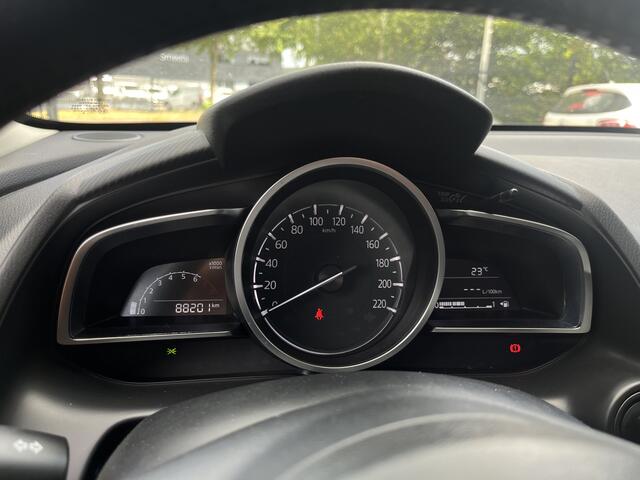 Mazda 2 1.5 Skyactiv-G Signature // LED // DODEHOEK // LEDER-ALCANTARA // CLIMA // STOEL+STUURVERWARMING // NAVI+CARPLAY //