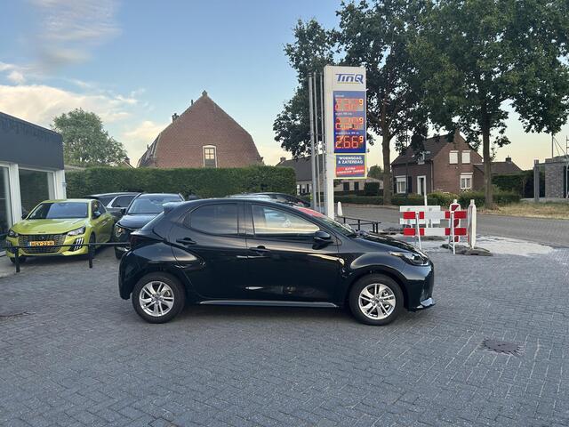 Mazda 2 Hybrid 1.5 Centre-line