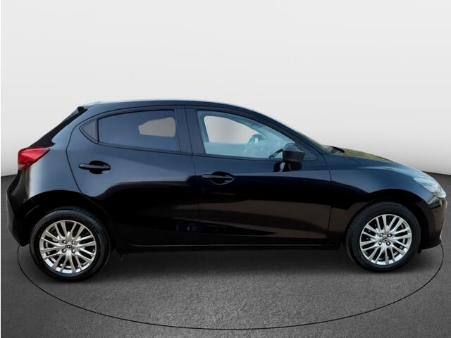 Mazda 2 1.5 Skyact-G Luxury | Camera | Head-up display