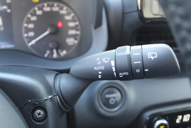 Mazda 2 Hybrid 1.5 Exclusive-line Cruise control adaptief met stop&go I Dodehoek detectie l Parkeersensor achter I Parkeersensor voor l Parkeercamera l Nieuw model