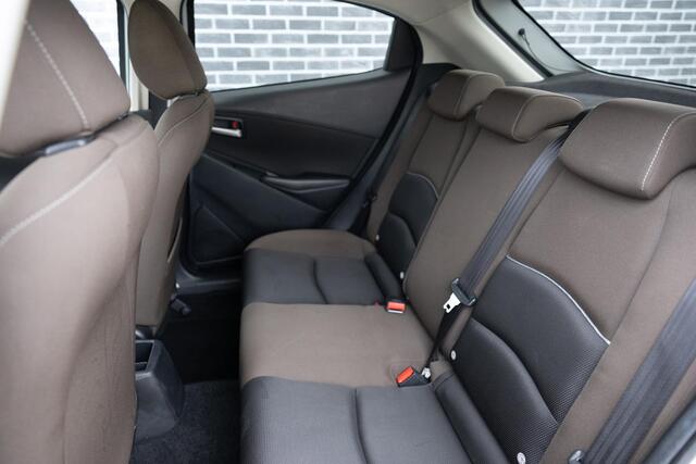 Mazda 2 1.5 Skyactiv-G Comfort | Airco | Cruise Control | Parkeersensoren | LED Koplampen | Lichtmetalen Velgen | Apple Carplay | Android Auto | DAB