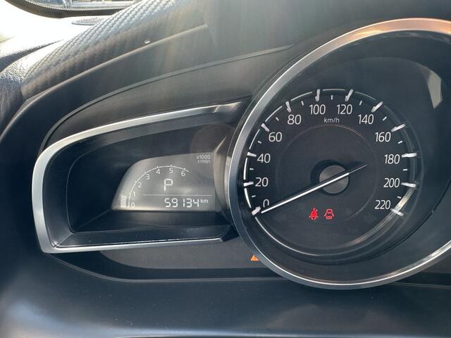 Mazda 2 1.5 Skyactiv-G Luxury | Leer | Apple/Android | Stoel- en stuurverwarming | PDC | Cruise | ECC | Navi