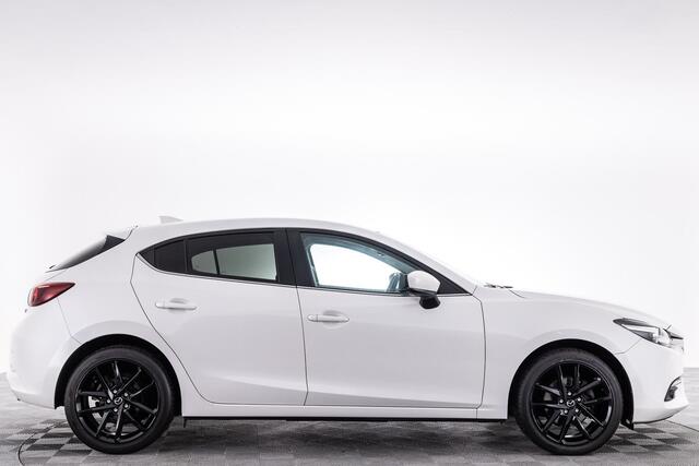 Mazda 3 2.0 SkyActiv-G 120 TS+ | NAVIGATIE | 18 INCH LM | DODEHOEK DETECTIE | CRUISE CONTOL | CLIMATE CONBTROL | VERWARMDE STOELEN |16 INCH LM | NED AUTO |