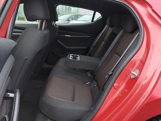 Mazda 3 2.0 e-SkyActiv-X M Hybrid 180pk Comfort | BOSE Sound | Navi | Apple Carplay+Android Auto | Clima | Adap. Cruise | Head-Up | Keyless Entry | Pdc V+A+Camera | Stuur+Stoelverwarming | 18''lm