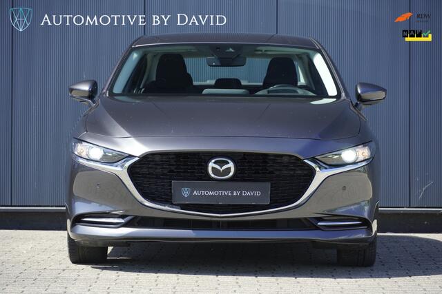 Mazda 3 SEDAN 2.0 186 pk e-SkyActiv-X M HYBRID COMFORT / LED KOPLAMPEN / 18 INCH LMV / NAVIGATIE / APPLE CARPLAY / STOEL- STUURVERWARMING /