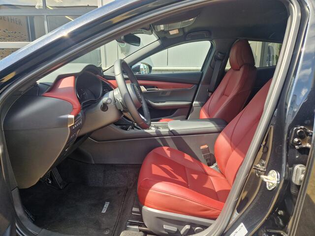 Mazda 3 2.0 e-SkyActiv-X M Hybrid 186 Takumi | Dieprood leder | 18-inch velgen |