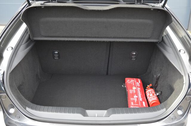 Mazda 3 2.0 e-SkyActiv-G M Hybrid 122 Luxury | Trekhaak/Carplay/Bose/memory/Adapt.CC | Met 12 maanden Bovag garantie!
