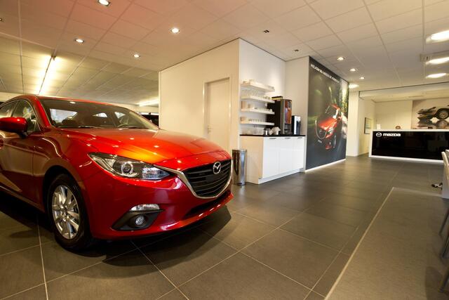 Mazda 3 2.0 e-SkyActiv-X M Hybrid 180 Luxury | Automaat | luxe uitvoering | Ned. auto | Dealer onderhouden