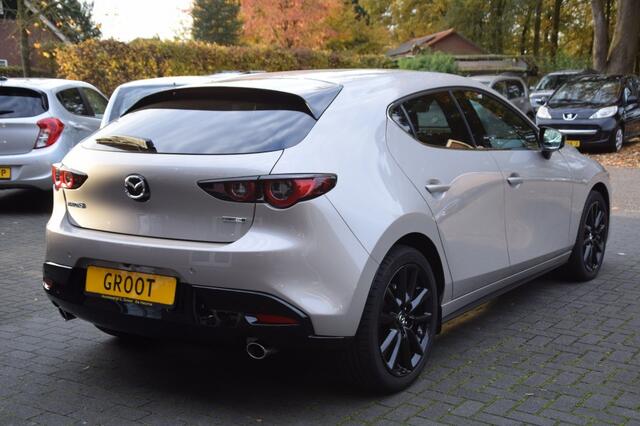 Mazda 3 2.5 E-SA-G HOMURA