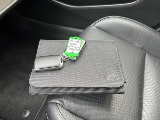 Mazda 3 2.0 e-SkyActiv-X M Hybrid 186 Luxury ecc,leer,led,lmv,navigatie