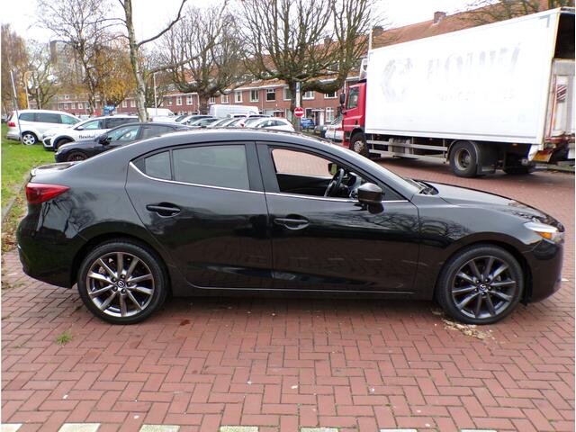 Mazda 3 2.5 AUTOMAAT CRUISECONT LEDEREN BEKLEDING... APPLECARPLAY CAMERA SCHUIFKANTELDAK....