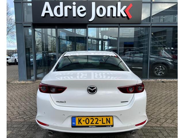 Mazda 3 2.0 e-SkyActiv-X M Hybrid 180 Luxury | AUTOMAAT | NED. AUTO | DEALER ONDERHOUDEN | I-ACTIVESENSE PAKKET | CRUISE CONTROL ADAPTIEF | 360 CAMERA | STOEL + STUURVERWARMING