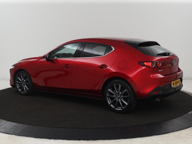 Mazda 3 2.0 e-SkyActiv-G Sportive | Head-Up | Stoelverwarming | Adaptive cruise | Camera | Carplay | Stuurverwarming | Navigatie | Climate control | Bluetooth | Parkeerhulp | Full LED